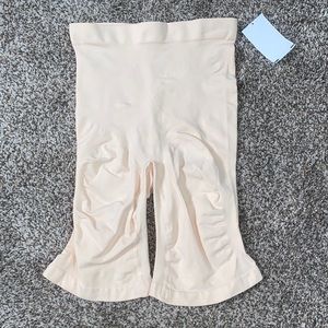 NWT SKIMS Seamless Sculpting Midthigh Shapewear Shorts